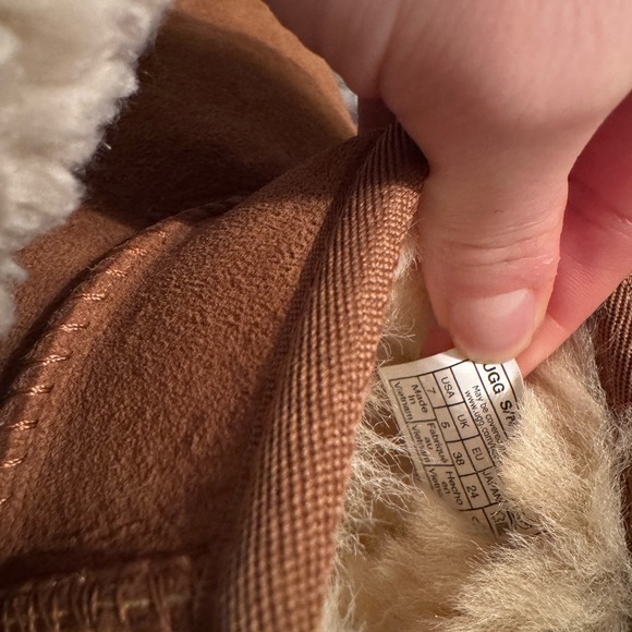 UGG Chestnut Ultra Mini - Picture 8 of 8